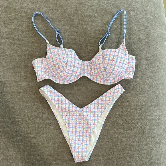 NWT Frankie’s Bikini Set - Picture 2 of 8